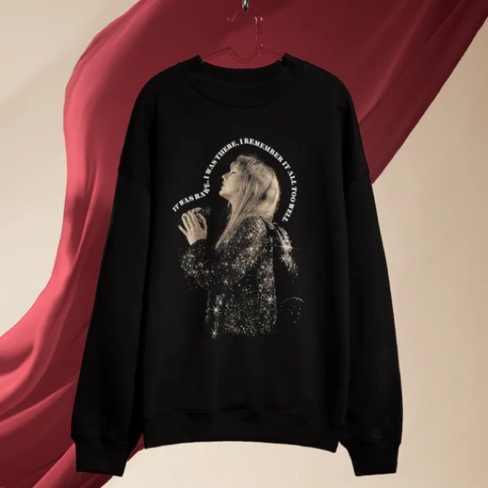 TAYLOR SWIFT • THE ERAS TOUR ALL TOO WELL LIVE PHOTO OVERSIZED CREWNECK (M) - Picture 6 of 9